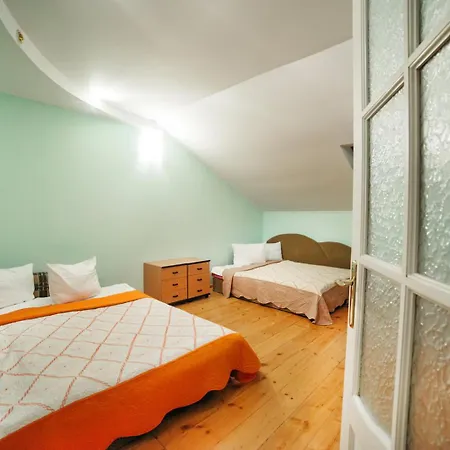 Apartment 4 х кімнатні біля вокзалу *