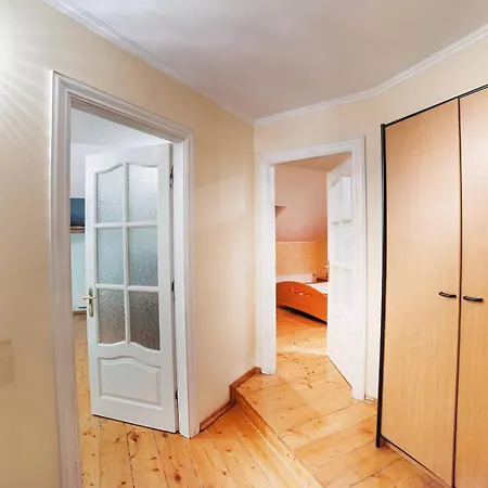 Apartment 4 х кімнатні біля вокзалу *