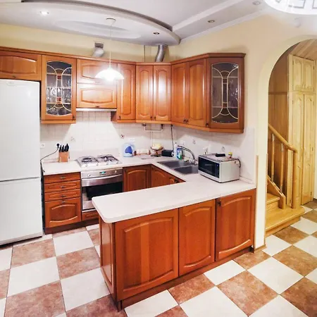 4 х кімнатні біля вокзалу Apartment Lviv
