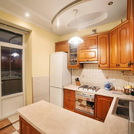 4 х кімнатні біля вокзалу Apartament