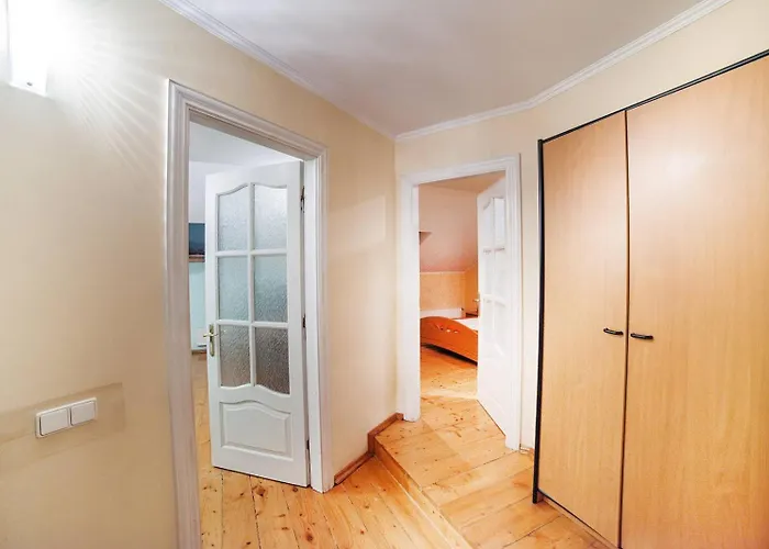 Apartament 4 х кімнатні біля вокзалу *